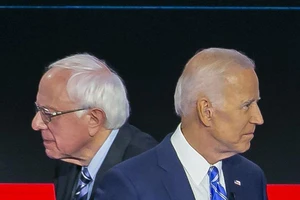 Cựu Phó Tổng thống Joe Biden và thượng nghị sĩ Bernie Sanders – hai ứng viên đại diện hai phe ôn hòa và cấp tiến bên đảng Dân chủ. Ảnh: VOX