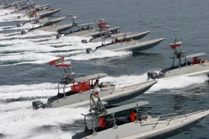 Đội xuồng máy tốc độ cao của lực lượng Vệ binh Cách mạng Hồi giáo Iran. Ảnh: NAVAL NEWS