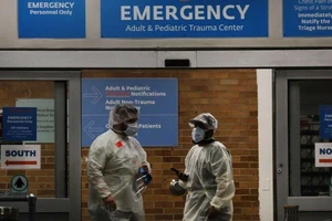 Mỹ chỉ khuyến cáo người dân mang khẩu trang vào đầu tháng 4. Ảnh: AFP