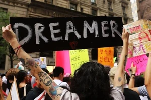Người nhập cư biểu tình phản đối việc ông Trump muốn hủy chương trình nhập cư DACA. Ảnh: GETTY IMAGES/CNN