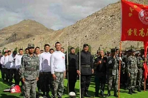 Đội võ sinh Chó ngao Kháng chiến cao nguyên Tây Tạng sẽ giúp huấn luyện chiến đấu tay không cho lực lượng lính biên phòng tại biên giới. Ảnh: WEIBO