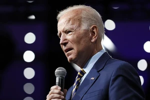 Ứng viên Dân chủ Joe Biden nói sẽ gia nhập lại WHO ngay ngày đầu lên làm tổng thống. Ảnh: Charlie Neibergall/AP/THE HILL