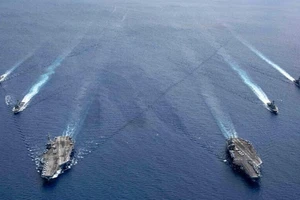 Hai đội tàu sân bay tấn công của Hải quân Mỹ đến tập trận ở Biển Đông từ ngày 4-7. Ảnh: AP