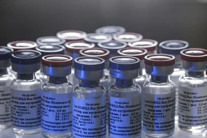 Vaccine COVID-19 tên Sputnik V của Nga. Ảnh: RDIF