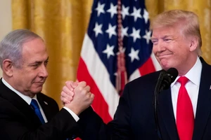 Tổng thống Israel Benjamin Netayahu (trái) và Tổng thống Mỹ Donald Trump tại Nhà Trắng.