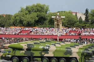 2 tên lửa Trung Quốc vừa phóng ra Biển Đông mạnh đến đâu?