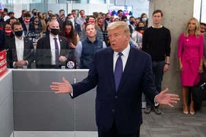 Ông Trump dẫn trước ông Biden 3 bang