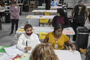 Ông Trump kiện: Hàng loạt đơn phải rút, hàng loạt đơn bị bác