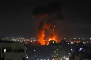 Israel bất ngờ không kích Dải Gaza sau 1 tháng ngừng bắn