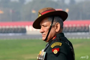 Trực thăng rơi, vợ chồng Tổng tham mưu trưởng quân đội Ấn Độ thiệt mạng 