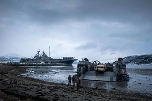 Mỹ khó tăng cường Thủy quân lục chiến đến châu Âu ngăn nguy cơ xung đột Nga-Ukraine lan rộng, do thiếu tàu đổ bộ 