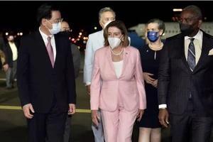 TQ tập trận bắn đạn thật gần Đài Loan ngay tối 2-8, Đài Bắc nói phát hiện 21 máy bay Bắc Kinh vào ADIZ