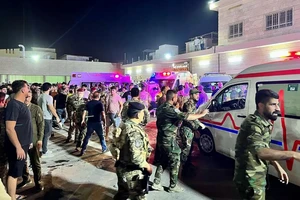 Pháo bông biến tiệc cưới thành thảm họa cháy, hơn 100 người chết