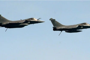 2 chiếc Rafale va nhau trên không, 2 phi công Pháp tử nạn