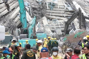 Loạt câu hỏi đặt ra quanh vụ tòa nhà sập ở Bangkok trong động đất