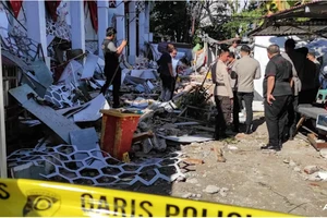 Diễn biến mới trận động đất mạnh 7,4 độ richter ngoài khơi Indonesia