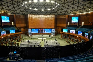 Số tài sản bị đóng băng 100 tỉ USD của Tehran nổi lên giữa đàm phán Mỹ-Iran