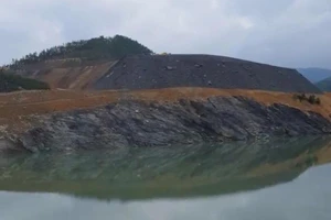 Dừng dự án nghi núp bóng nghĩa trang khai thác than trái phép