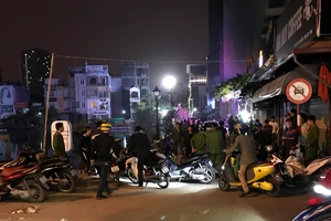 2 nhóm hỗn chiến trong đêm, nhiều tiếng súng nổ