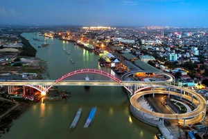 Thủ tướng dự lễ thông xe kỹ thuật cầu Hoàng Văn Thụ 