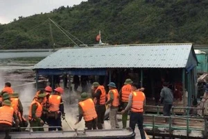 Nhiều cán bộ đoàn cưỡng chế bị bỏng vì bom xăng