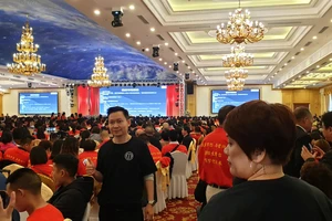 Dừng hoạt động biểu diễn cho đoàn 2.000 khách Trung Quốc