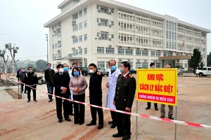 Lập bệnh viện dã chiến tại Móng Cái để đối phó corona