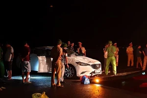 Ô tô rơi xuống biển, 3 người tử vong