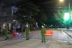 Phong tỏa thêm nhiều khu dân cư liên quan bệnh nhân 950