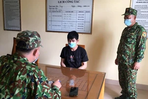 Bắt giữ 2 người Trung Quốc nhập cảnh trái phép ở Móng Cái