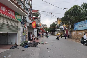 Sau hỗn chiến, 2 người đi xe máy nghi bị ô tô tông tử vong