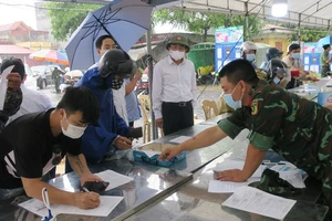 Hải Phòng xét nghiệm nhanh COVID-19 tại cửa ngõ vào thành phố