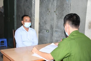 Xưng đại tá công an để lừa chạy án, xin việc 