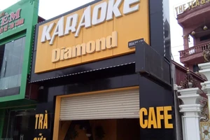 Tạm giữ 6 người tổ chức 'bay, lắc' trong quán karaoke ở Hải Phòng