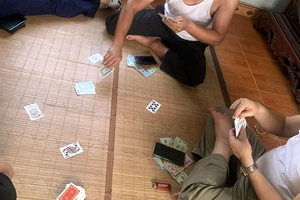 Hải Phòng không xác định được người trong ảnh vụ cán bộ xã bị tố đánh bạc