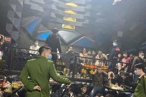 Đột kích quán bar phát hiện hơn 100 người dương tính ma túy