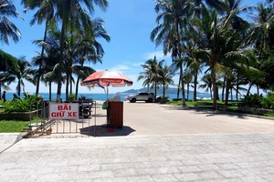 Chủ tịch TP Nha Trang yêu cầu truy thu tiền từ các bãi giữ xe ven biển