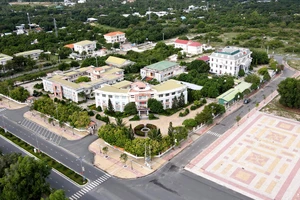 Hủy các quyết định liên quan "hiến đất" làm đường, phân lô ở Cam Lâm