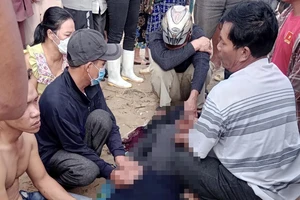 Gió lớn đánh chìm thuyền trên biển, 2 vợ chồng tử vong