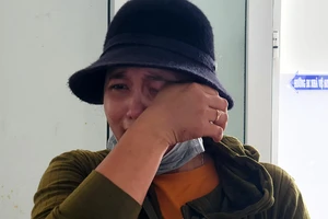 Mẹ nữ sinh thắt lòng khi thấy clip con gái bị đánh phải nhập viện