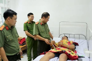 Phó Công an xã bị xịt hơi cay khi truy đuổi nhóm nghi trộm cắp