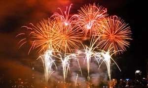 Khánh Hòa bắn pháo hoa trên biển 15 phút đón năm mới 2023