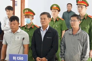 Ba thanh tra giao thông Ninh Thuận bị phạt cải tạo không giam giữ