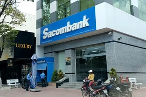 Phó phòng giao dịch một ngân hàng rút hơn 17 tỉ đồng của khách 