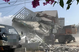 Chiếm đất công ích xây nhà tiền tỉ