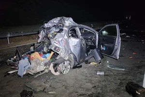 Tai nạn thảm khốc trên cao tốc Nha Trang - Cam Lâm, 2 người chết