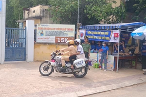 CSGT Ninh Thuận đón thí sinh ngủ quên