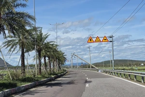 Bão số 13 làm mất điện gần toàn tỉnh Bình Định cũ