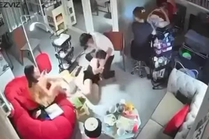 Nam thanh niên đâm nữ nhân viên cơ sở chăm sóc sắc đẹp rồi tự tử