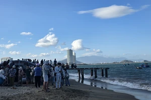 Khánh Hòa: Tìm thấy thi thể bé trai bị sóng cuốn mất tích trên biển